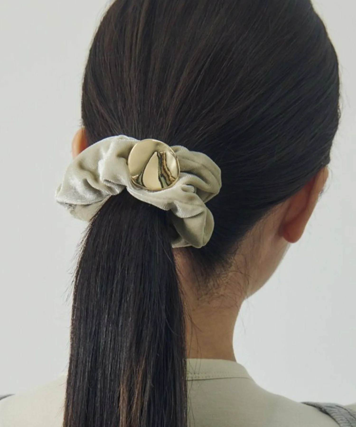 Резинка для волос /Velvet Part Scrunchie 6250806 Goldy, IVR — фото 2