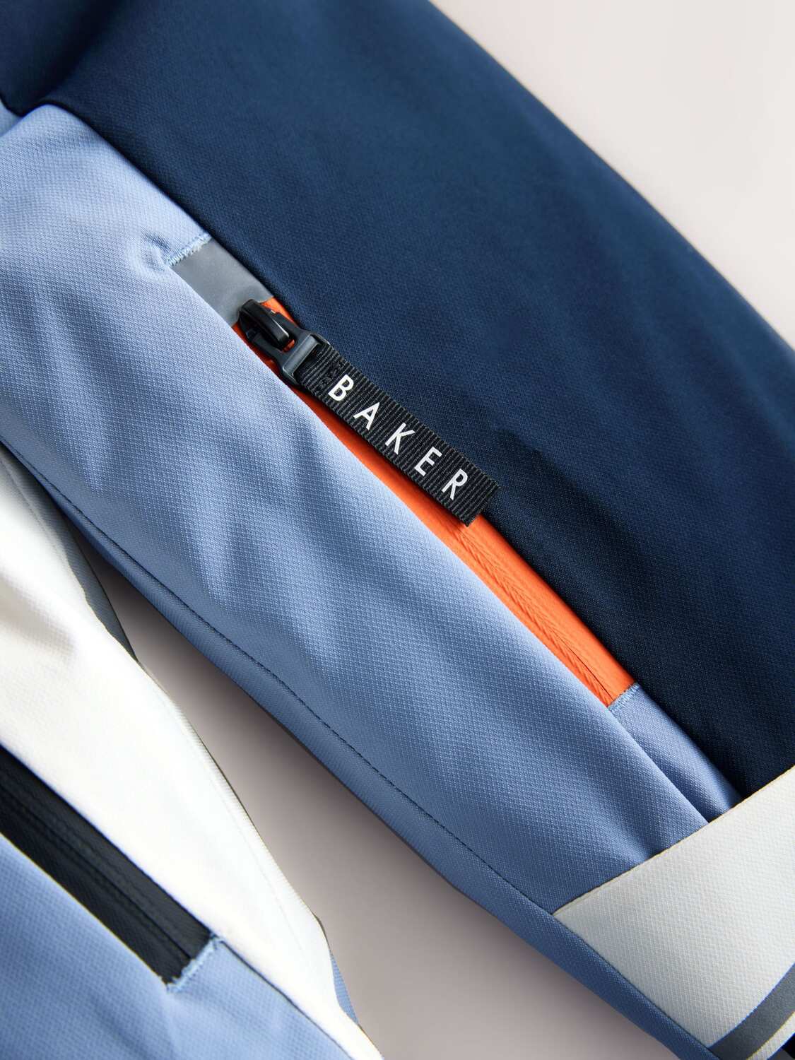 Baker by Ted Baker Зимняя куртка в цвете Navy, Light Blue — фото 4