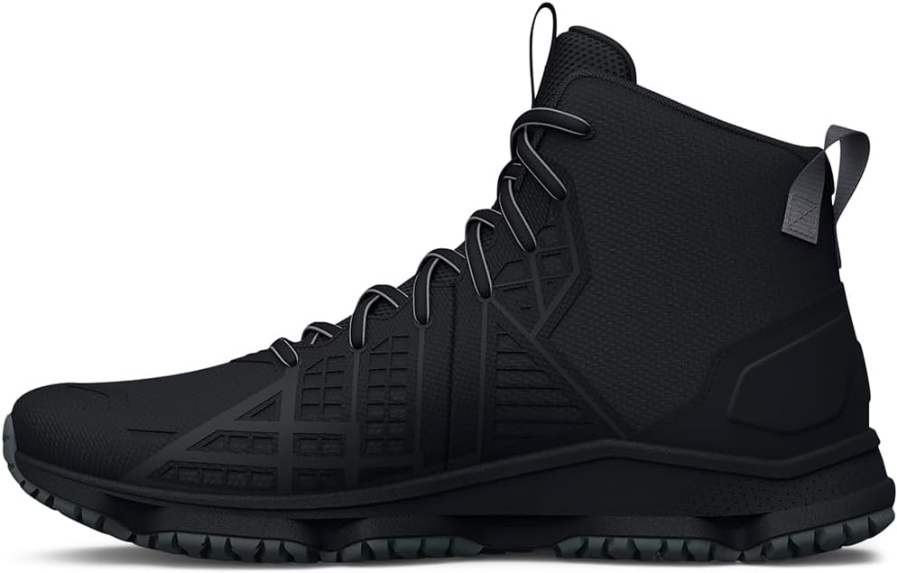 

Under Armour мужские кроссовки Micro G Strikefast Mid, (001) Black/Black/Pitch Gray