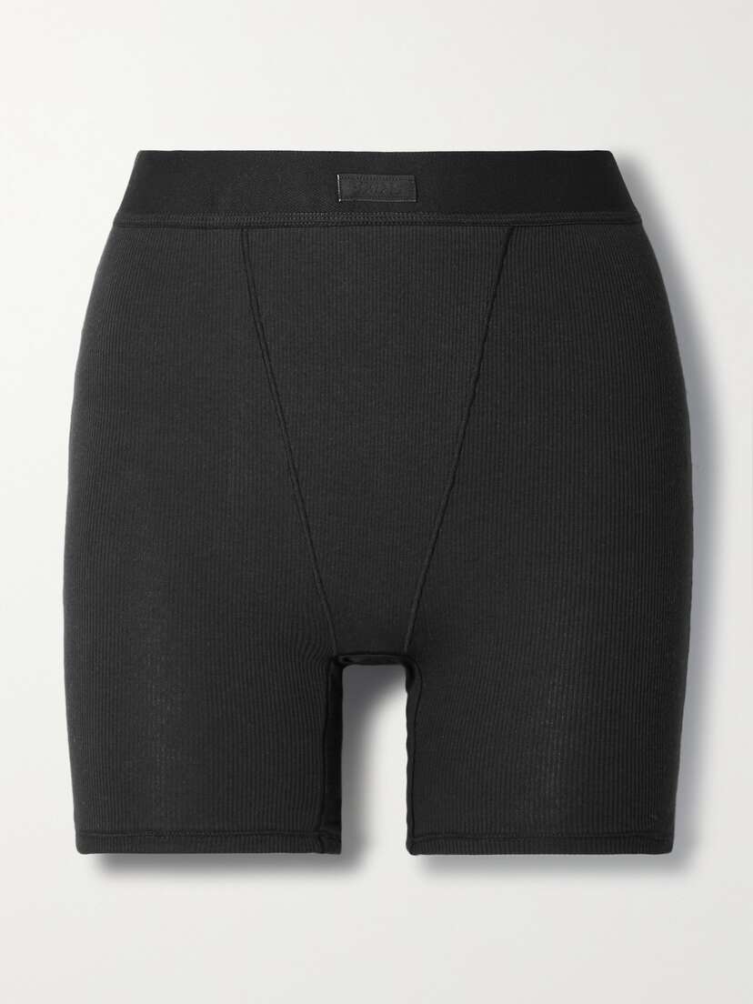 

Коллекция хлопковых трусов-боксеров из джерси с ребристым узором - сажа Skims, черный