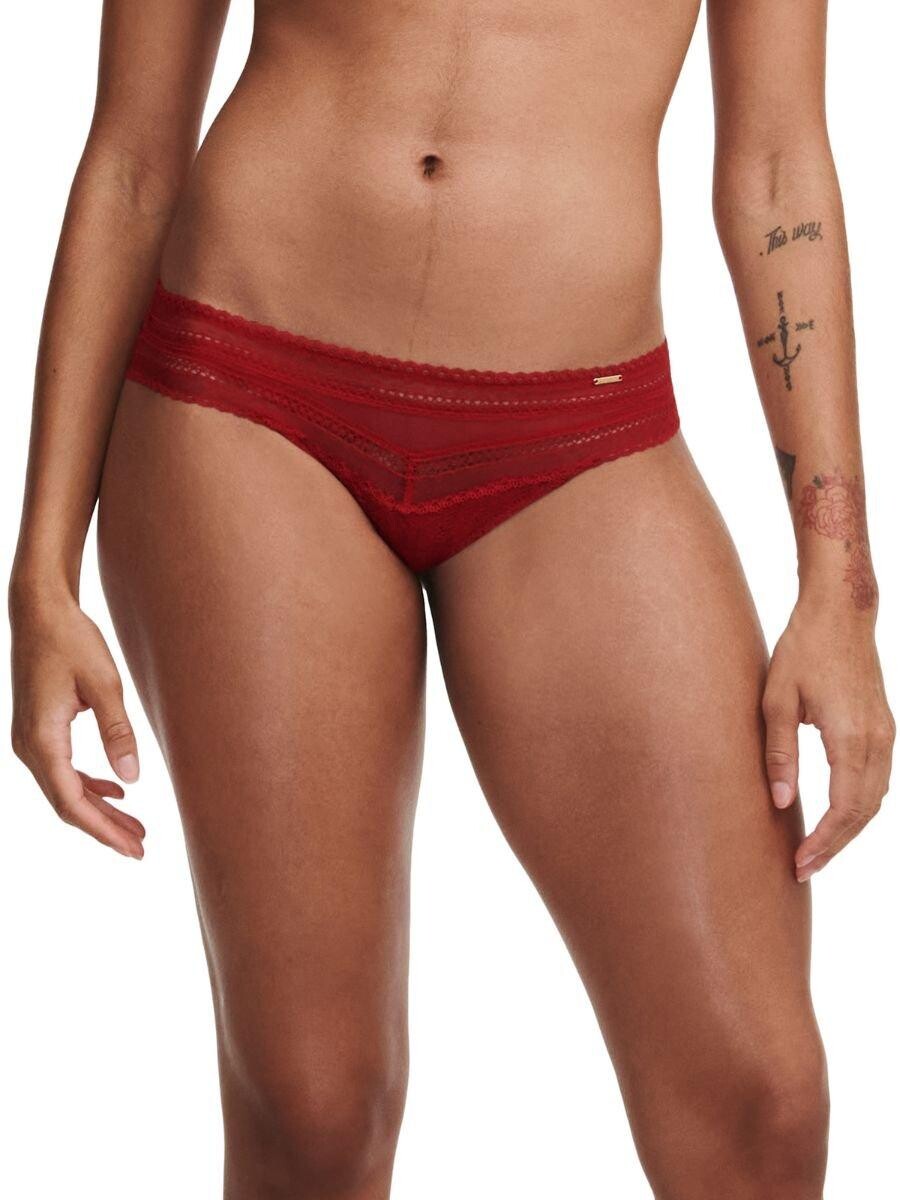 

Краткое описание Festivité Tanga Chantelle, красный