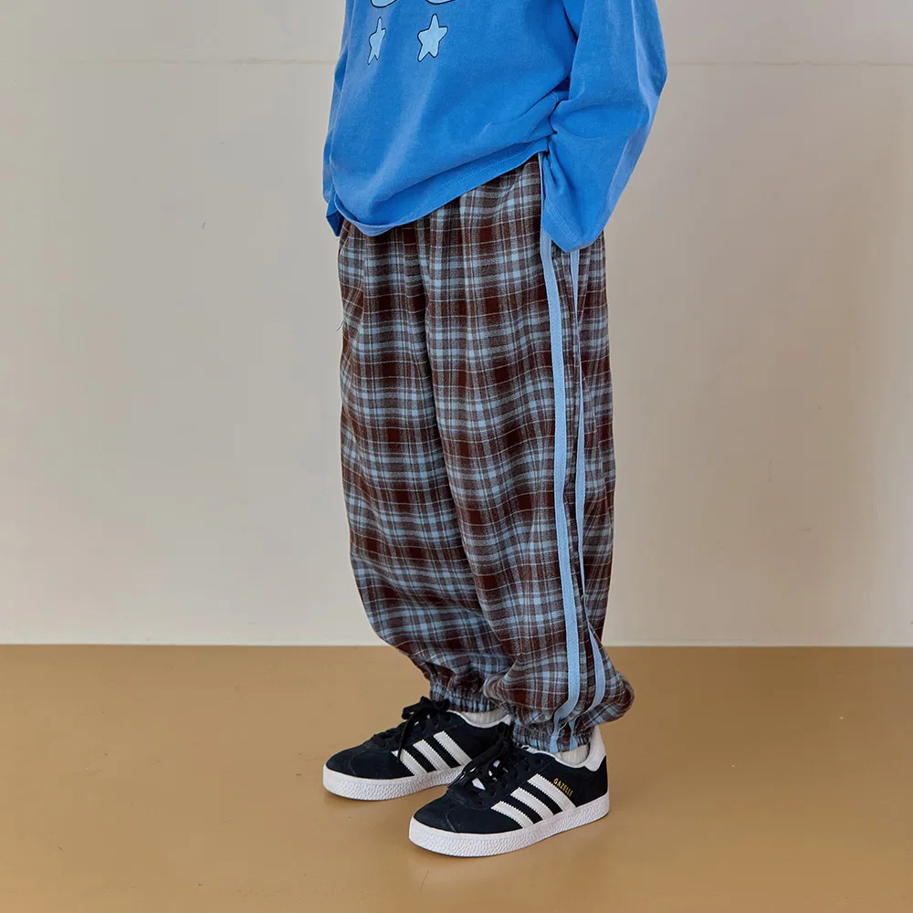 Детские брюки в клетку Levi от Bebetailor
