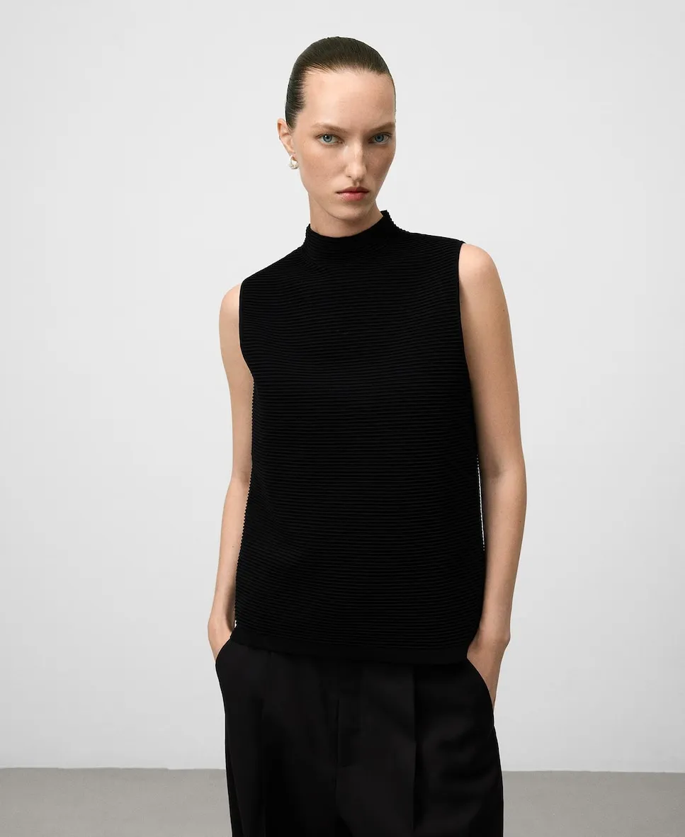 

Женский топ без рукавов из структурного трикотажа Adolfo Dominguez, черный