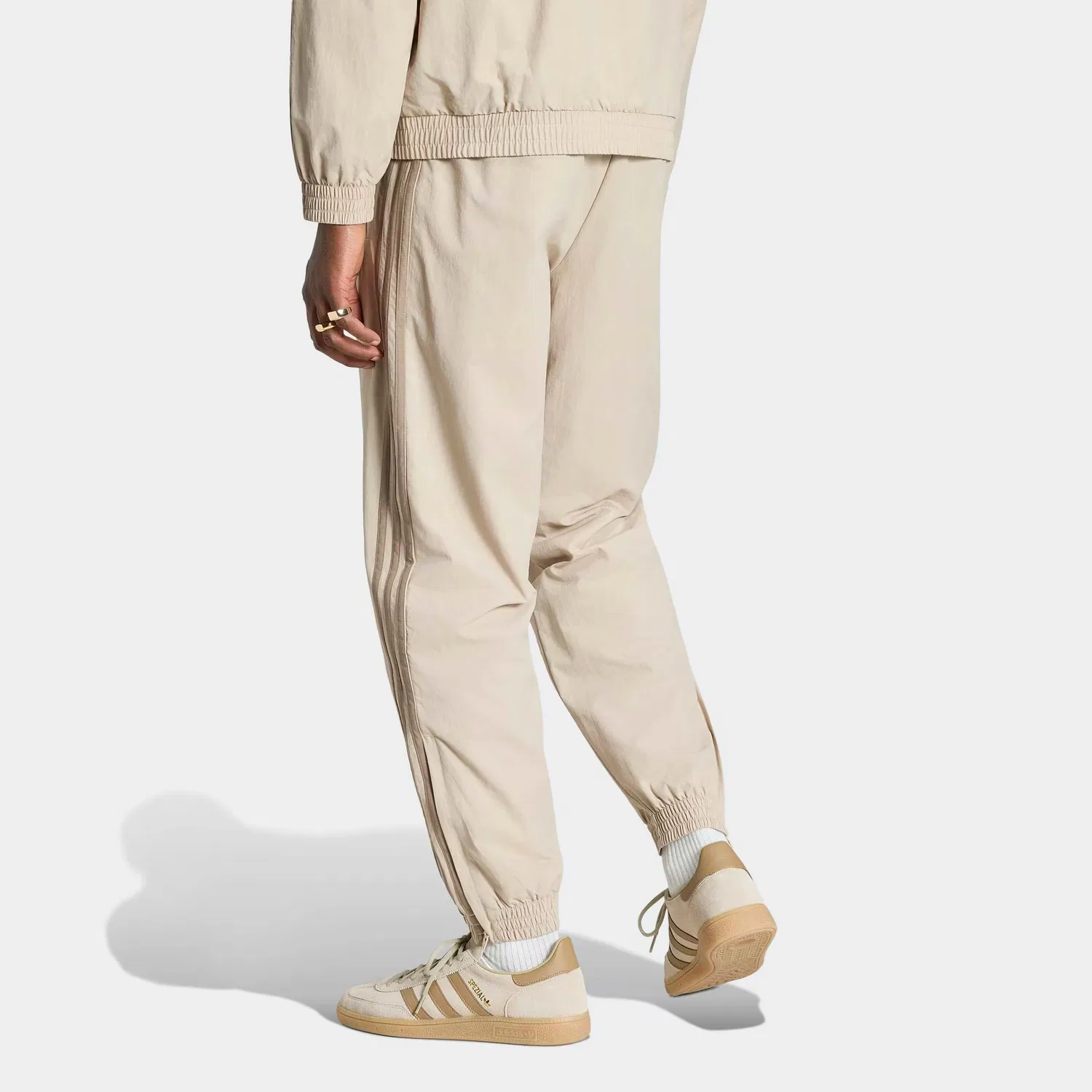 Зауженные брюки Adidas Originals Firebird в светло-бежевом и темно-бежевом цветах — фото 4