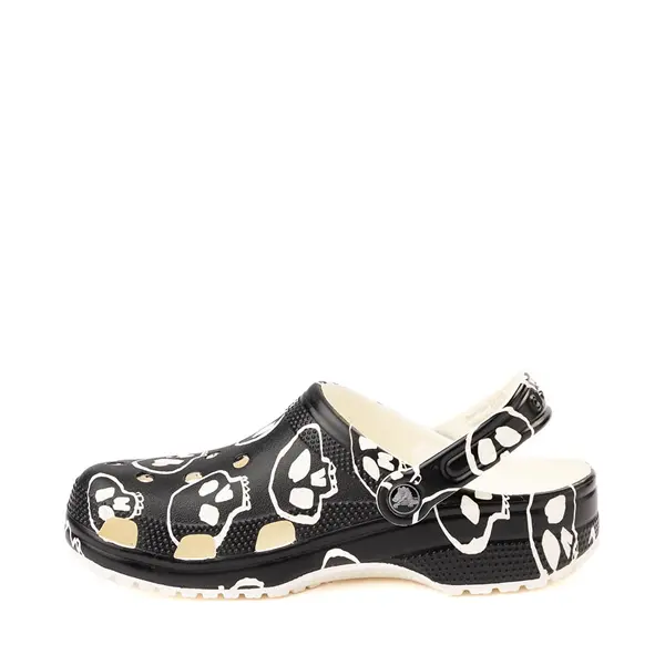 

Сабо Crocs Classic Glow-In-The-Dark Skull Clog, черный