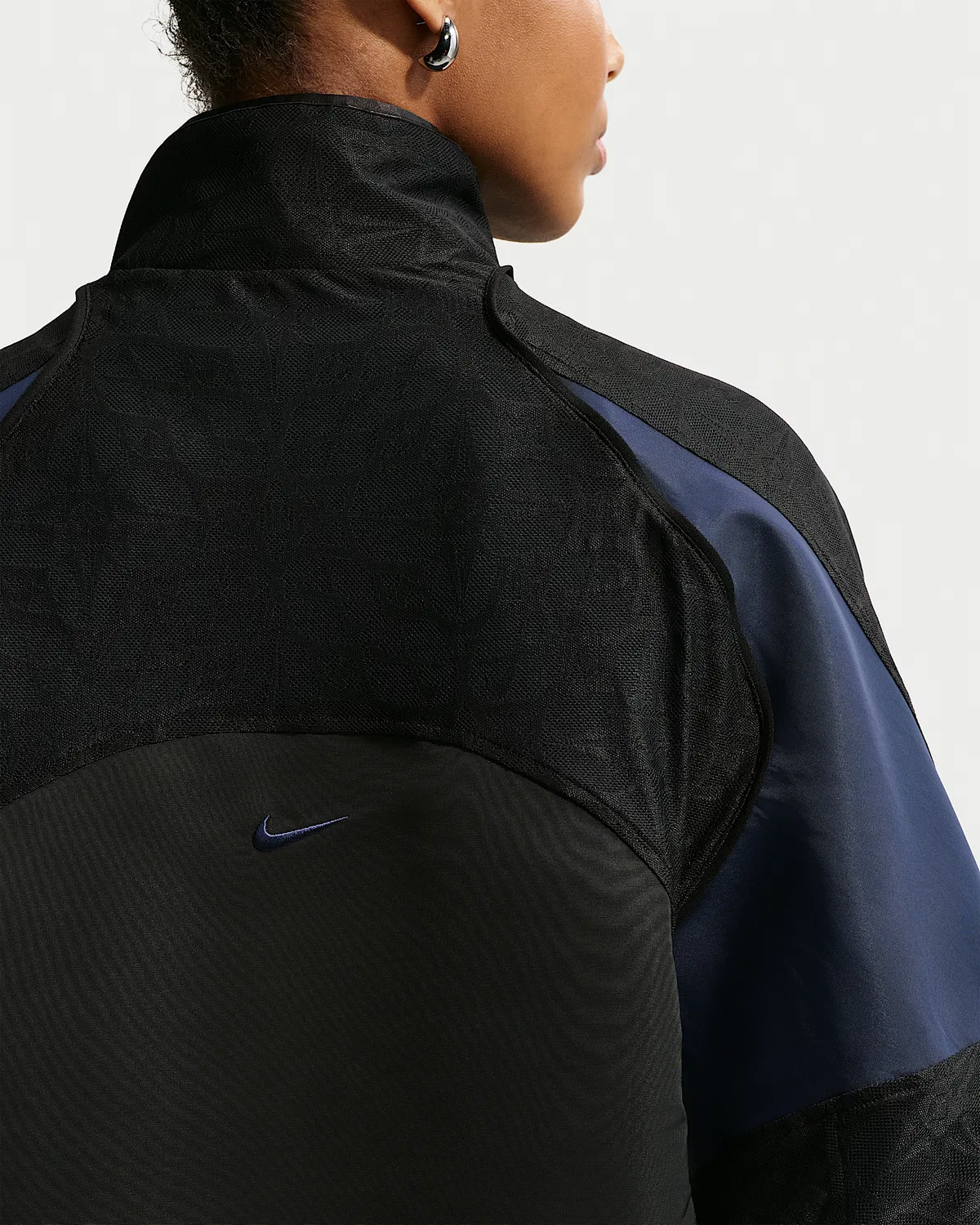 Женская оверсайз кружевная куртка Nike Sportswear, Black/Midnight Navy/White/Midnight Navy — фото 2