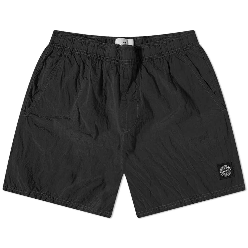 

Нейлоновые шорты Stone Island с эффектом металлик, черный