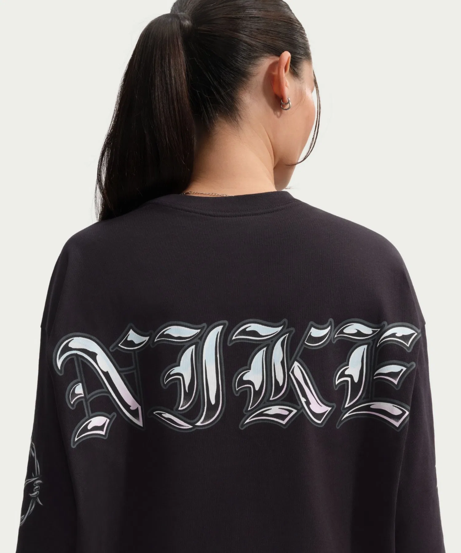 Унисекс футболка оверсайз Nike Sportswear с длинным рукавом чёрная — фото 4