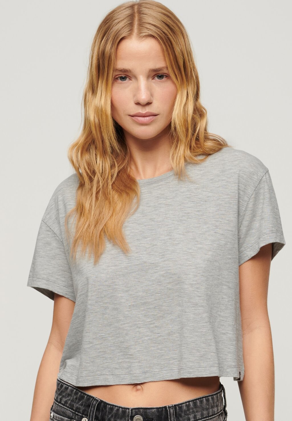 

Футболка базовая SLOUCHY CROPPED Superdry, цвет pepper grey marl
