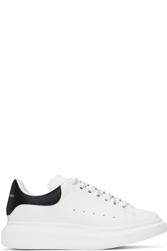 

Белые и черные кроссовки оверсайз McQueen