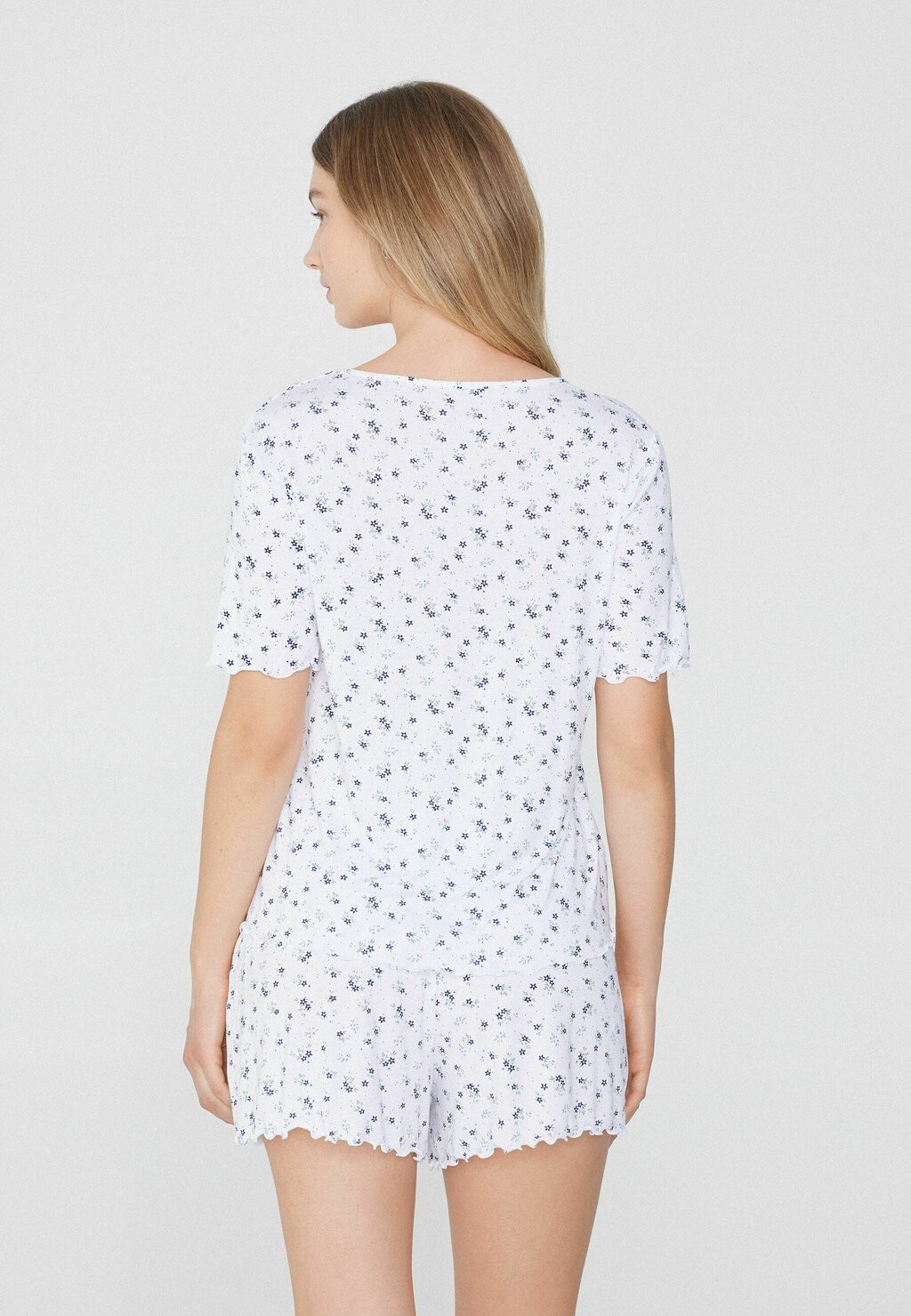 

Комплект ночного белья SHORT-SLEEVED Tezenis, кремовый