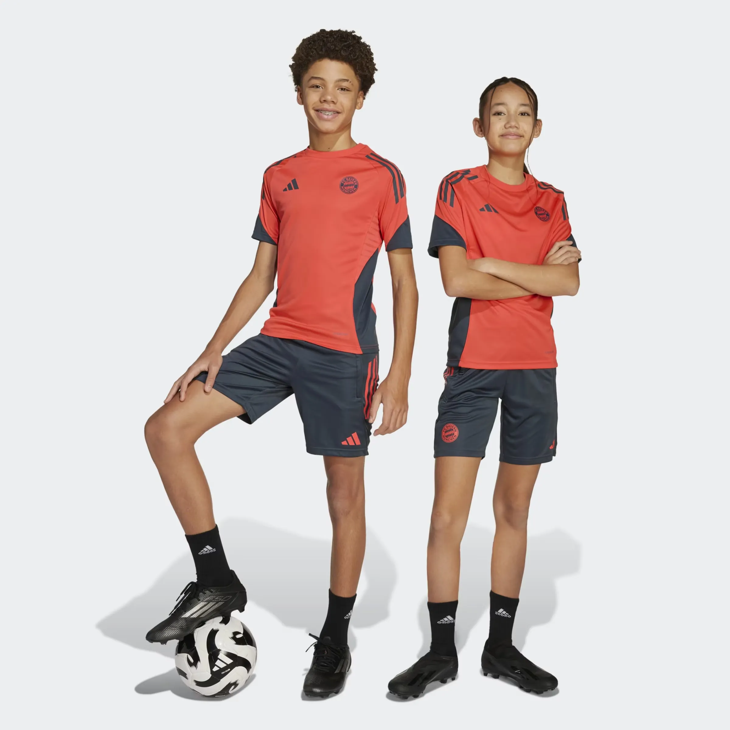 

Детские шорты FC Bayern Munich 2025-2026 Tiro 25 Competition adidas, серый