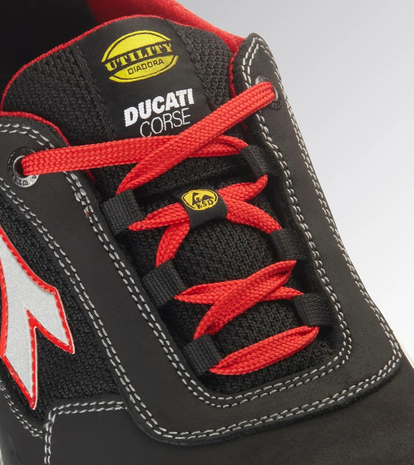 UTILITY DIADORA Унисекс Shark Engine Low S1ps Fo Sr ESD Противопожарная обувь, Black Red — фото 2