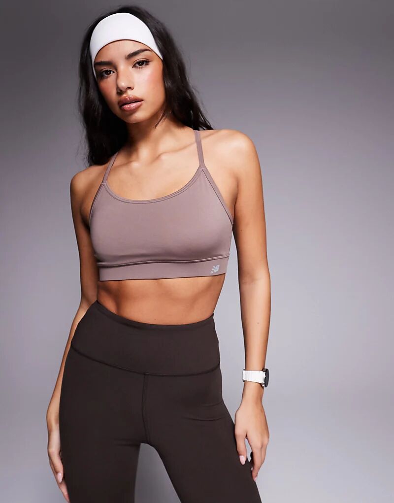 

Спортивный бюстгальтер New Balance Essential коричневого цвета