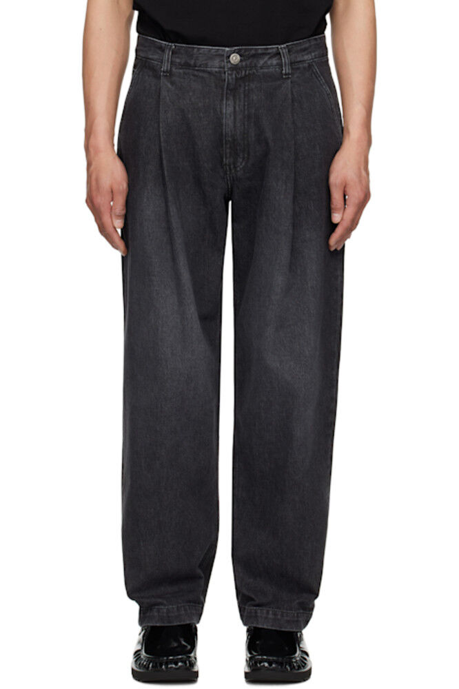 

Черные широкие зауженные джинсы One Tuck Solid Homme