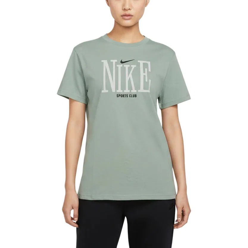 Футболка Club T Shirts женская light green с круглым вырезом Nike