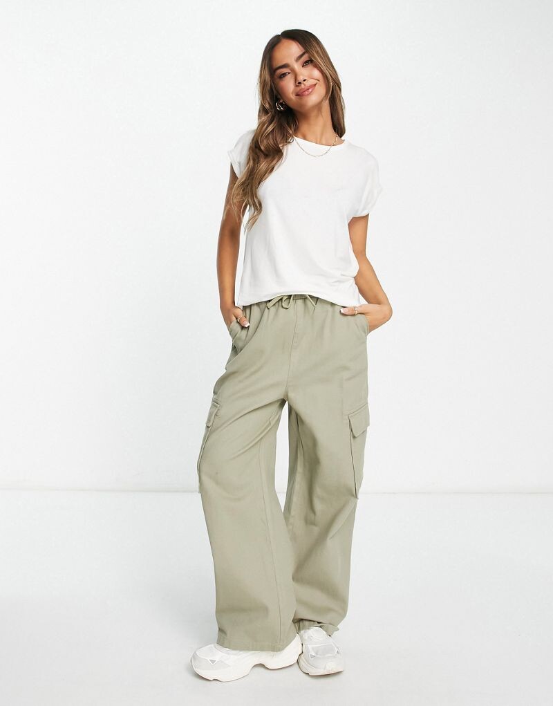 

Vero Moda – белая футболка с круглым вырезом