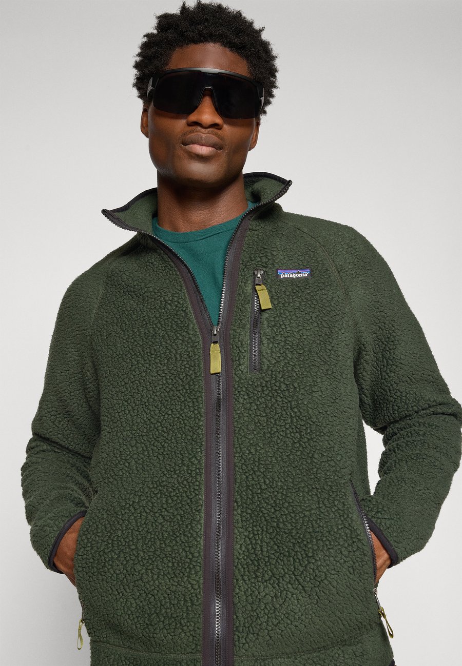 Флисовая куртка Patagonia RETRO, Old Growth Green/Dark Green — фото 4