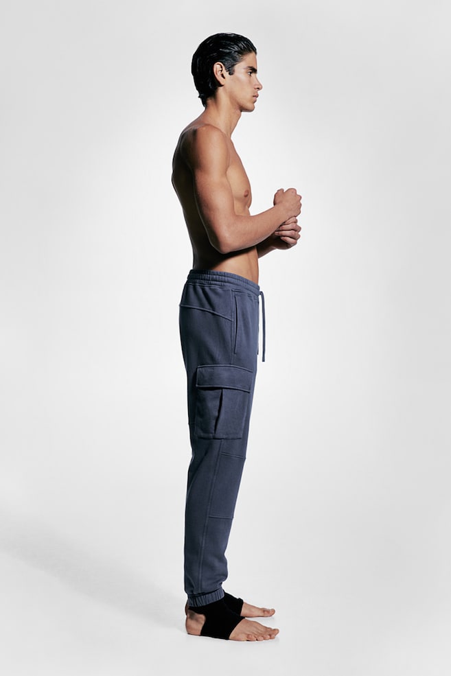 

Спортивные брюки-карго с технологией DryMove, стандартный крой H&M, синий