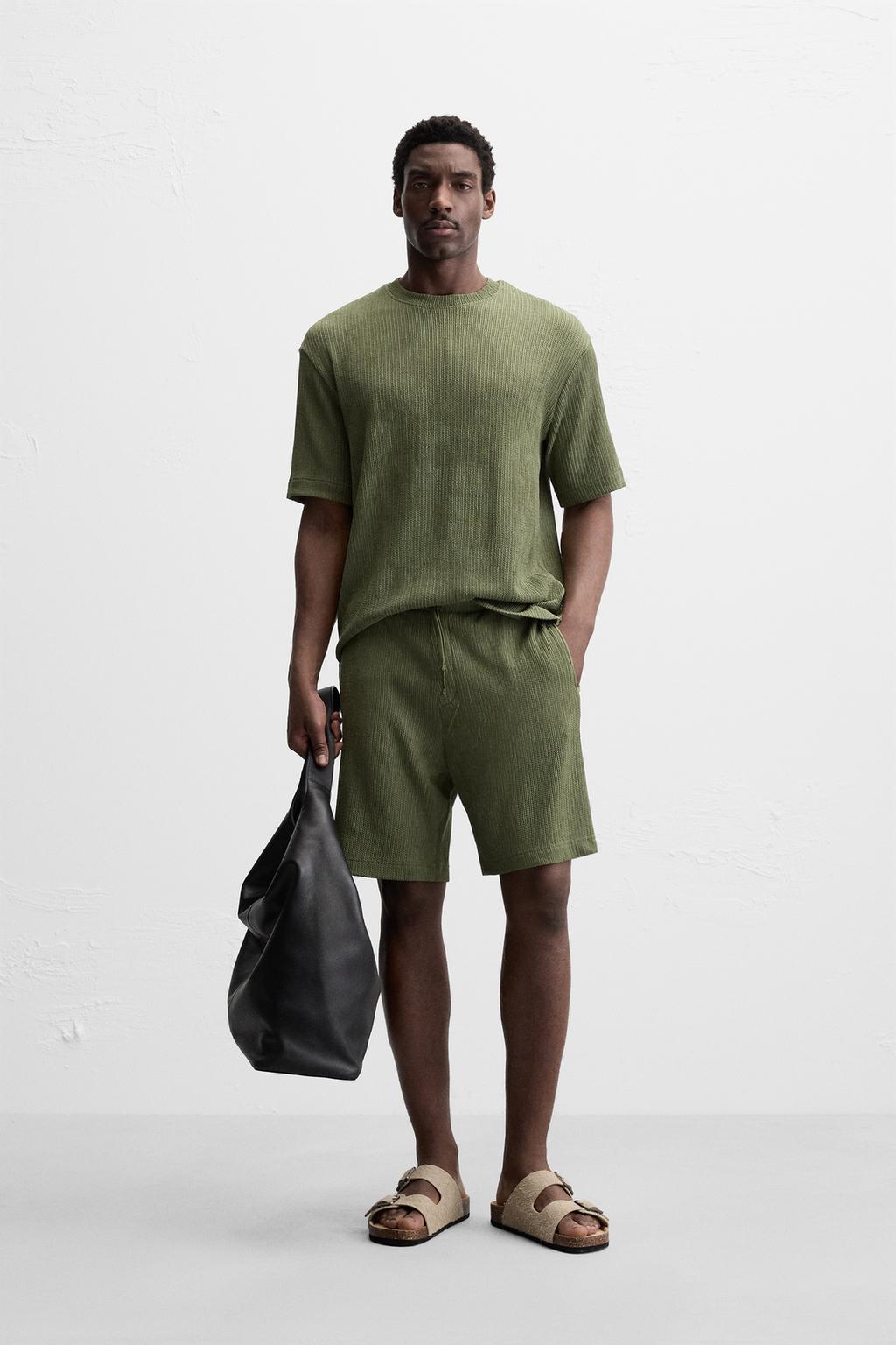 

Футболка с текстурой ZARA, цвет Moss green