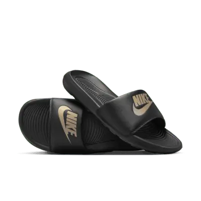 Шлепанцы Nike Victori One, цвет Black/Black/Metallic Gold