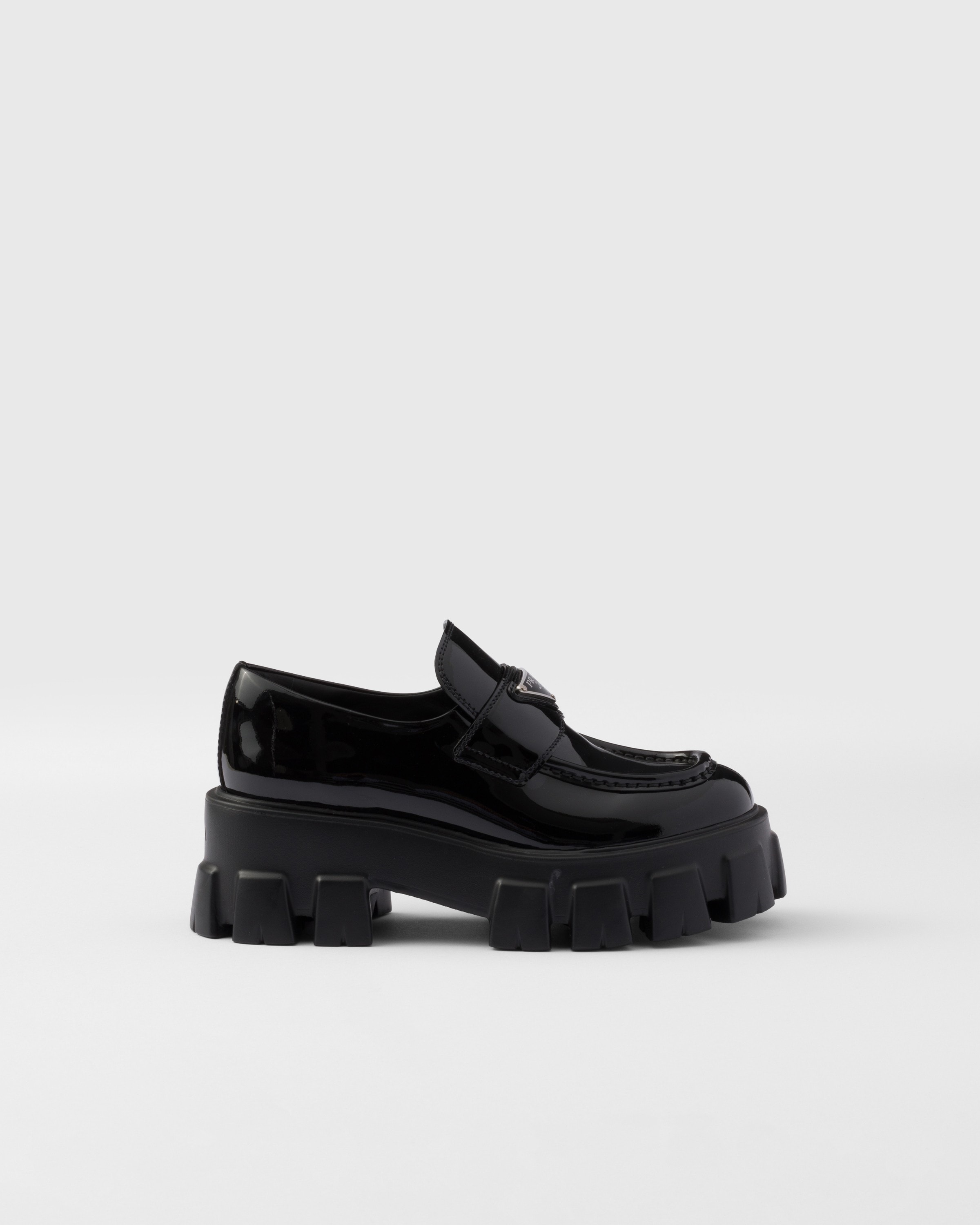 Лоферы Monolith из лакированной кожи Prada, черный — фото 2