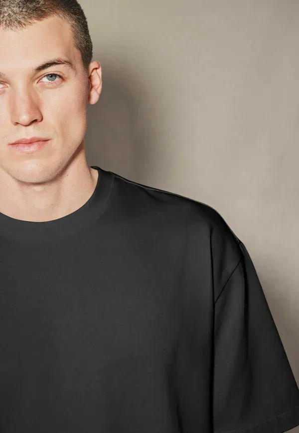 Футболка Next, Edit textured boxy fit basic t-shirt, черный — фото 4