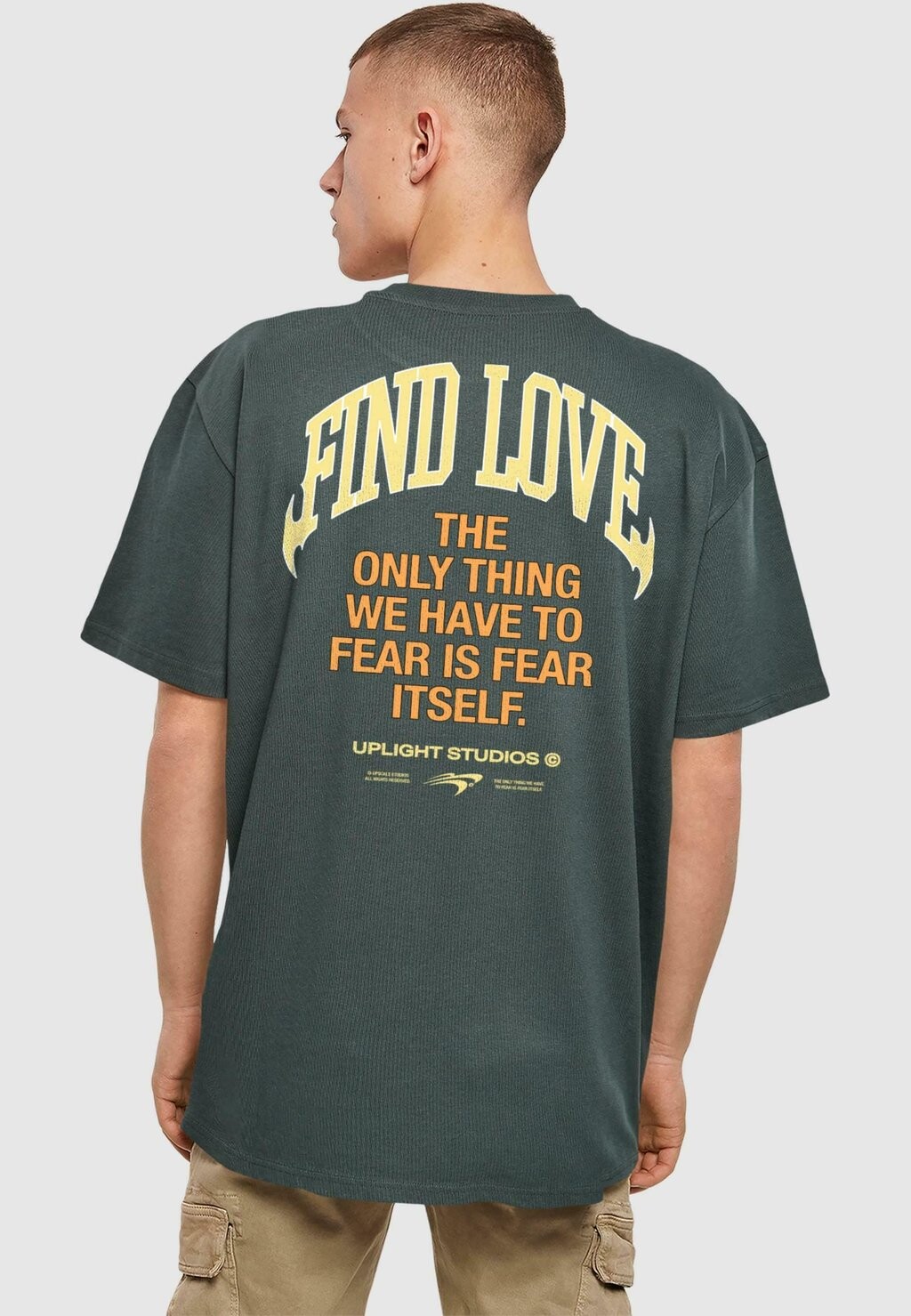 

Футболка с принтом FIND LOVE OVERSIZE Upscale by Mister Tee, темно-зеленый