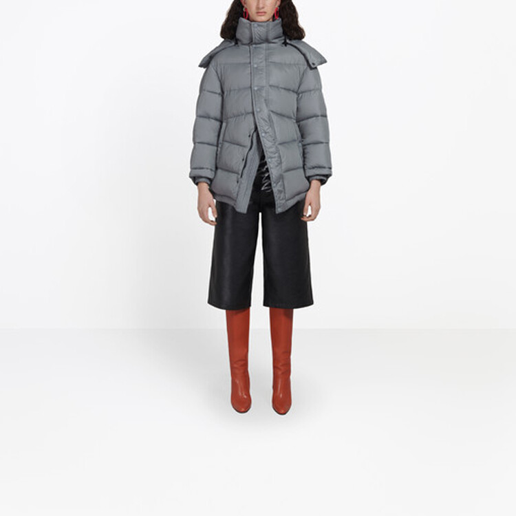 

Пуховик женский Balenciaga