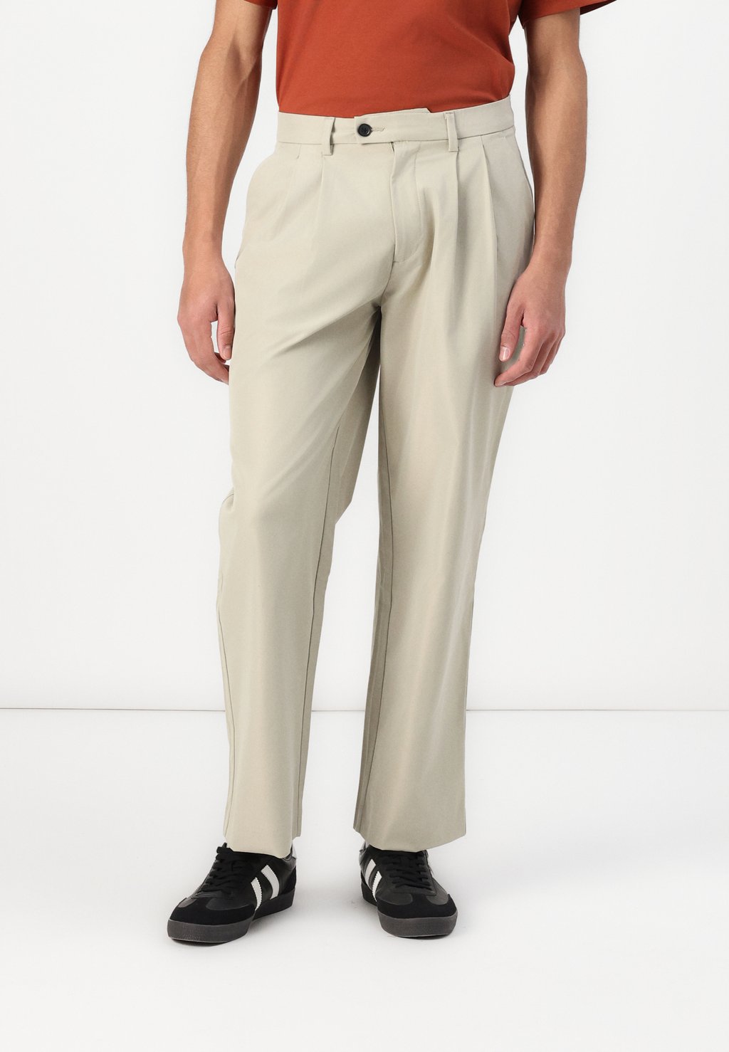 

Чино JPSTBILL PEYTON WIDE PLEATED Jack & Jones, слоновая кость