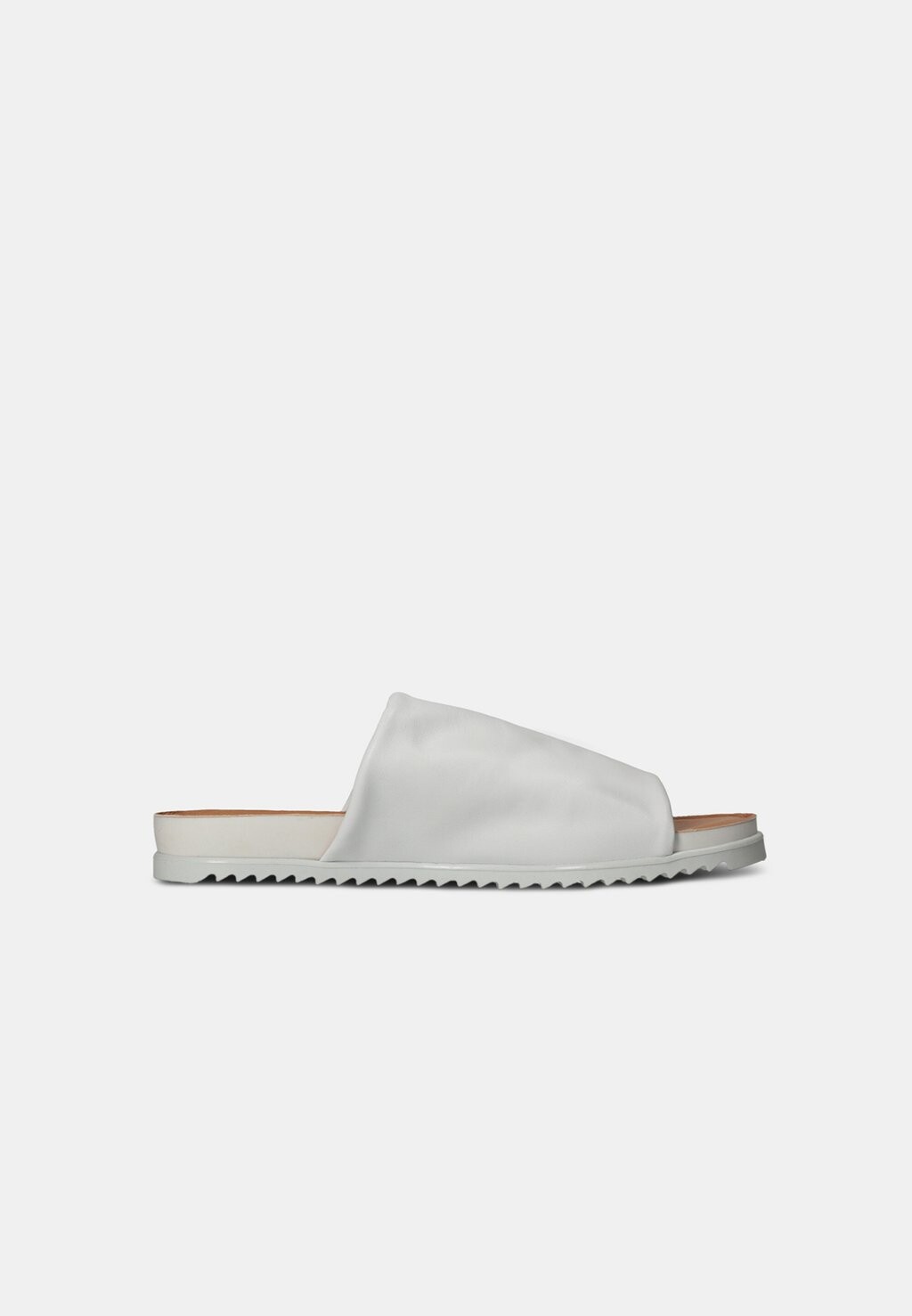 

Шлепанцы Bata, белые