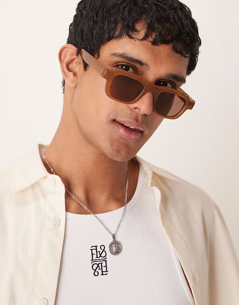 

Солнцезащитные очки ASOS DESIGN прямоугольной формы с коричневыми линзами и массивной карамельной оправой