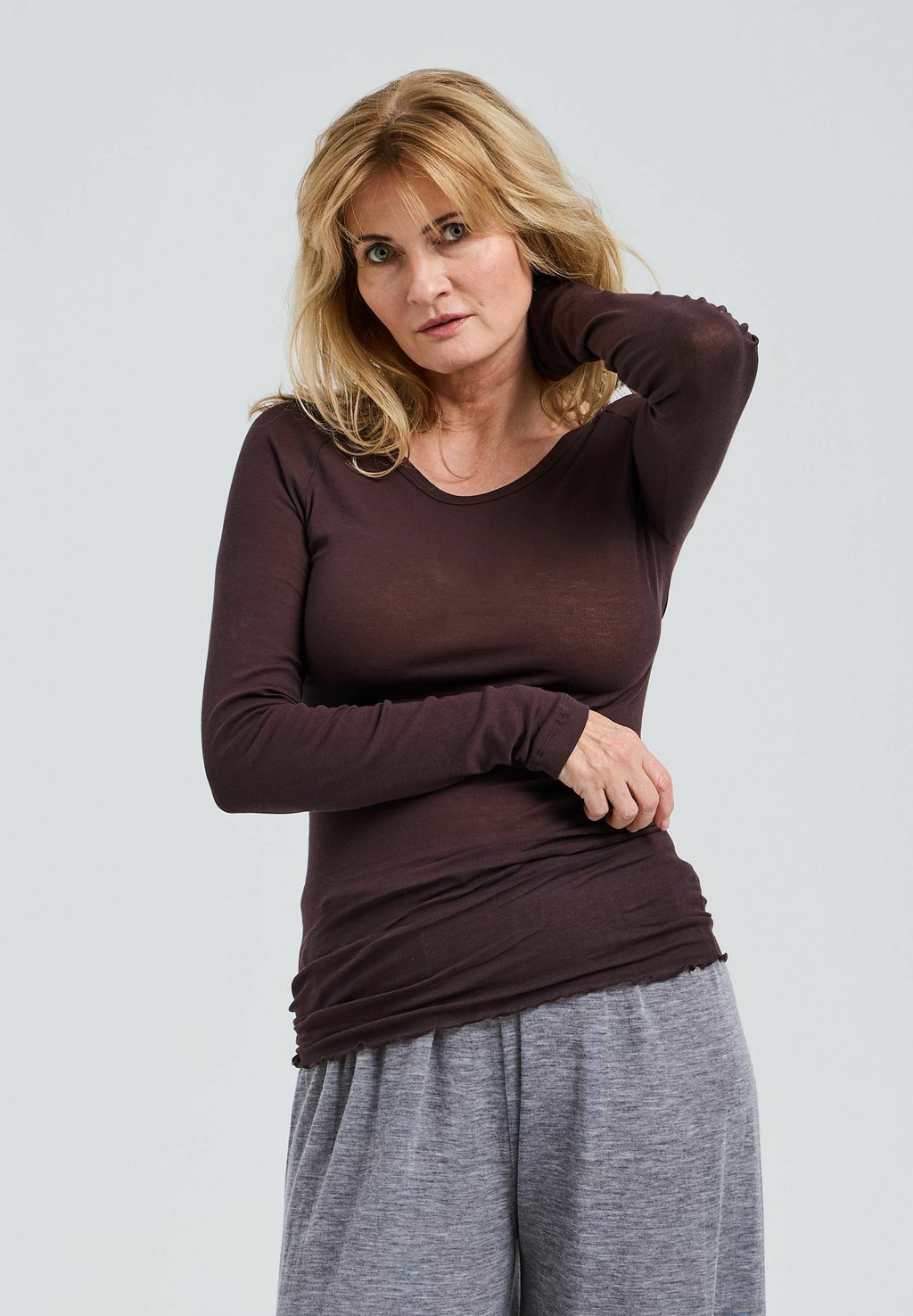 

Топ с длинными рукавами ELVIRA Seamless Basic, коричневый