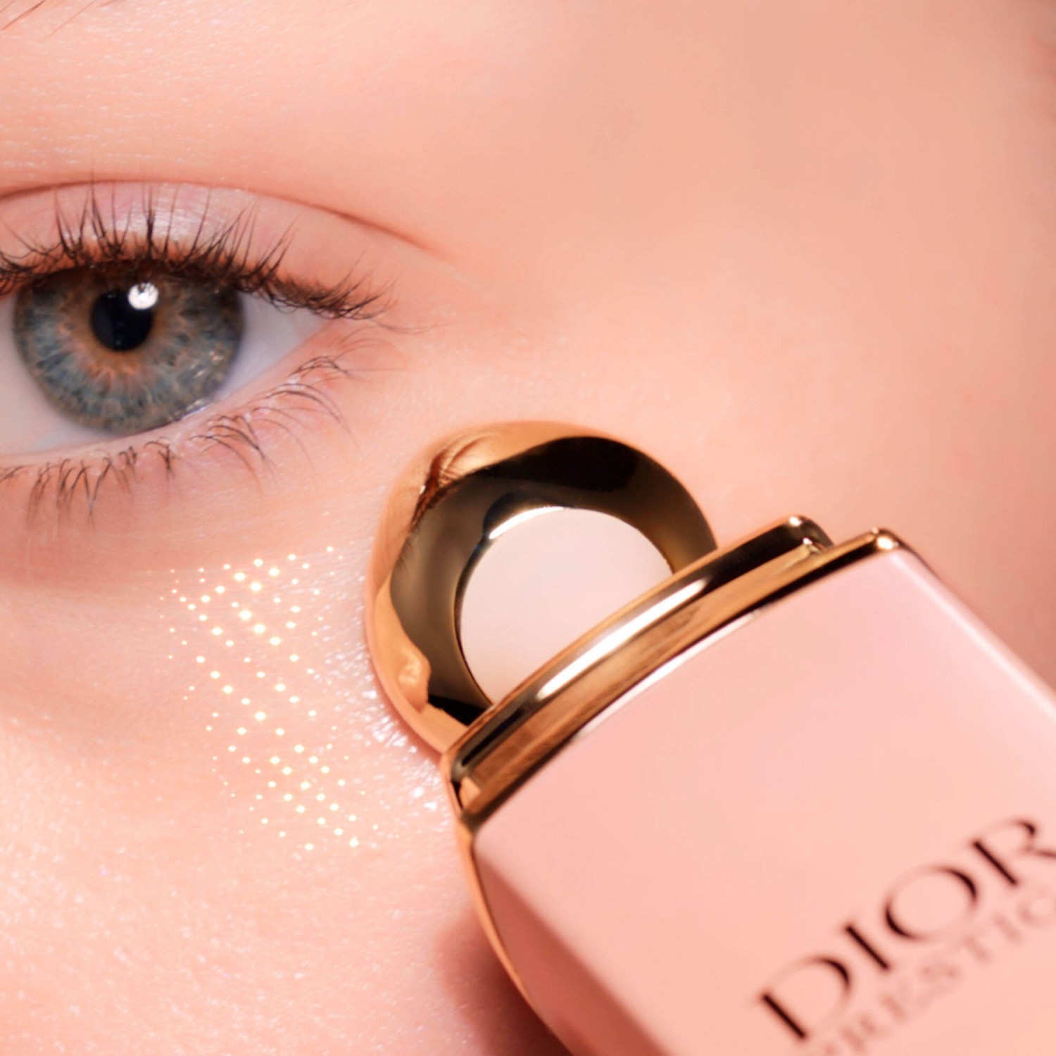 Сыворотка для глаз dior prestige le micro-sérum de rose yeux activated Dior, объем 20 мл — фото 4