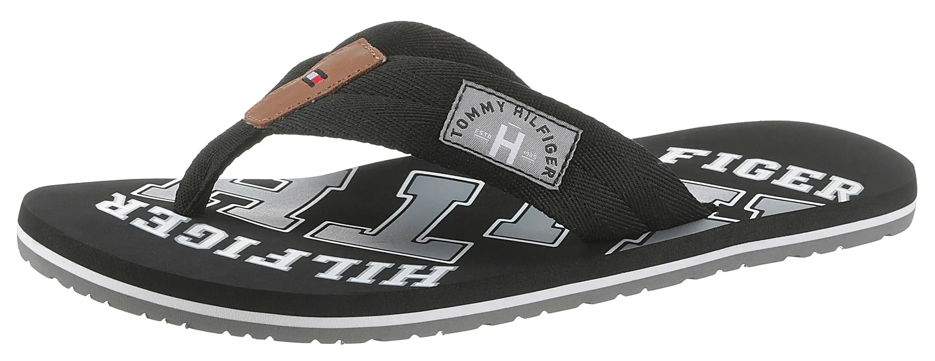 

Шлепанцы Tommy Hilfiger "ESSENTIAL TH BEACH SANDAL", летняя обувь, тапочки, горки для бассейна, обувь для купания, с принтом логотипа, черный
