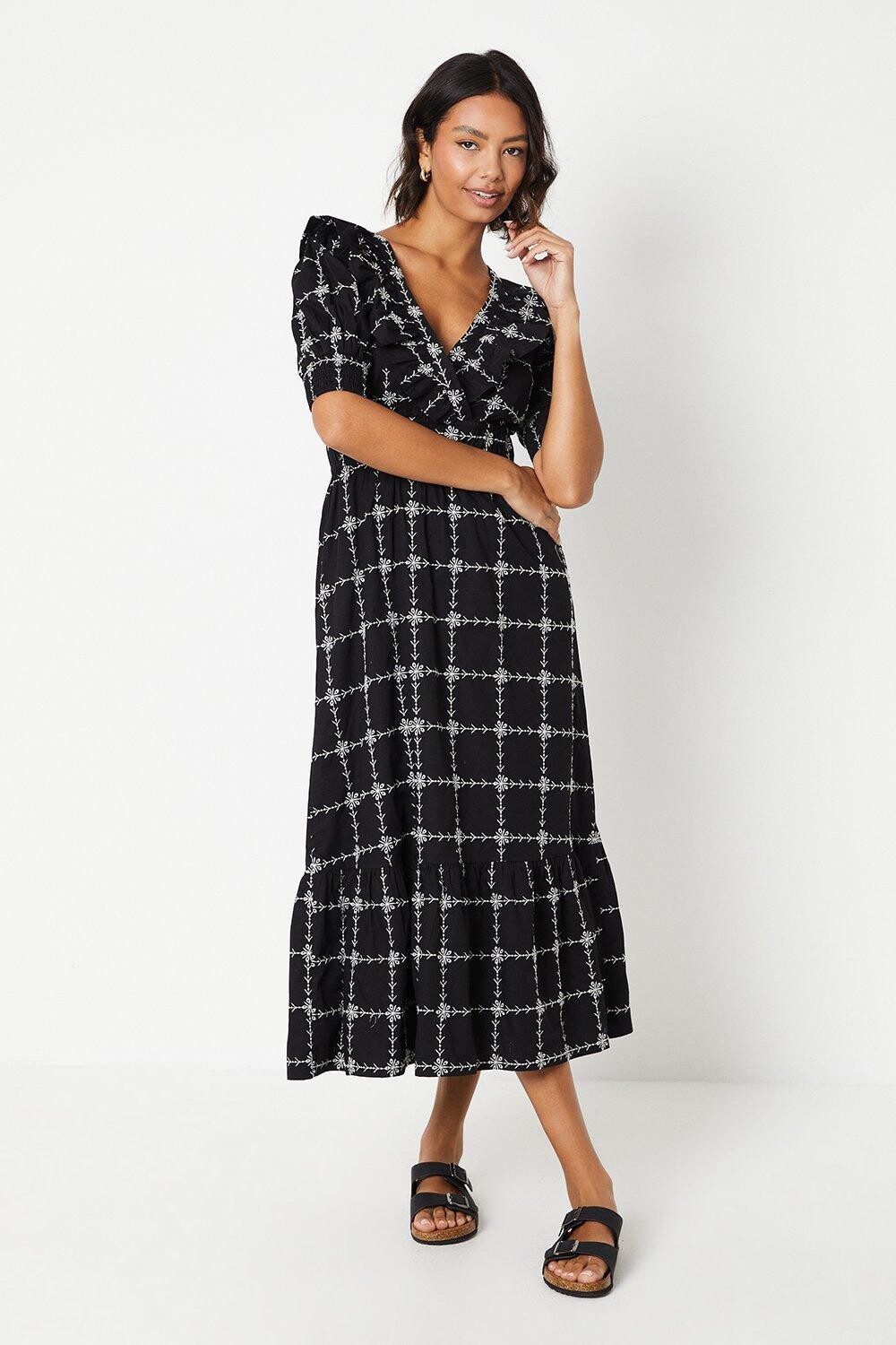 

Платье миди с вышитыми оборками и пышными рукавами Dorothy Perkins, черный