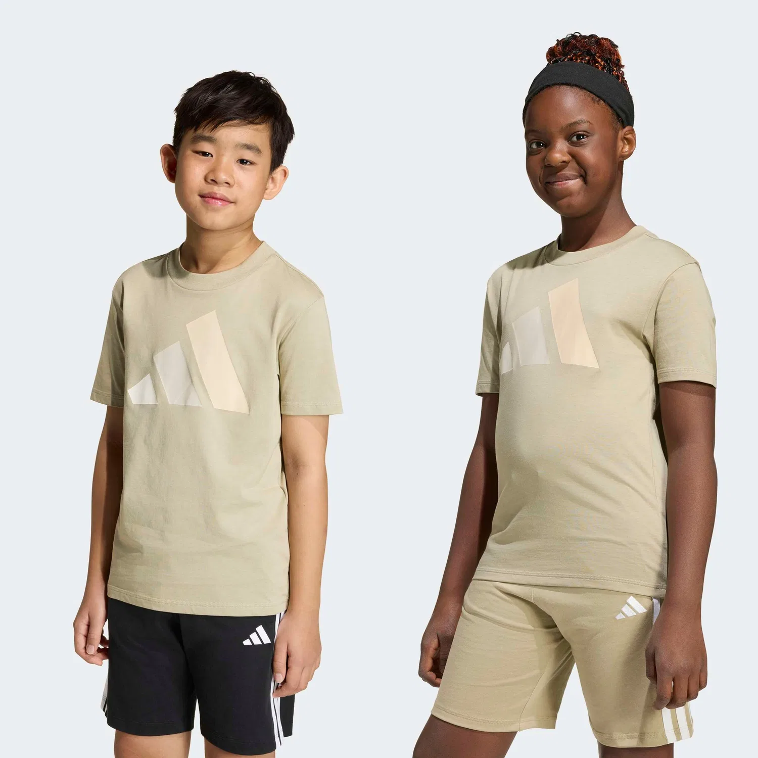 Спортивная футболка Adidas Sportswear бежевого и кремового цвета — фото 3