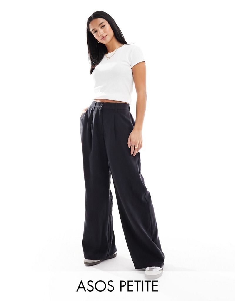 

Черные потертые брюки ASOS DESIGN Petite Dad