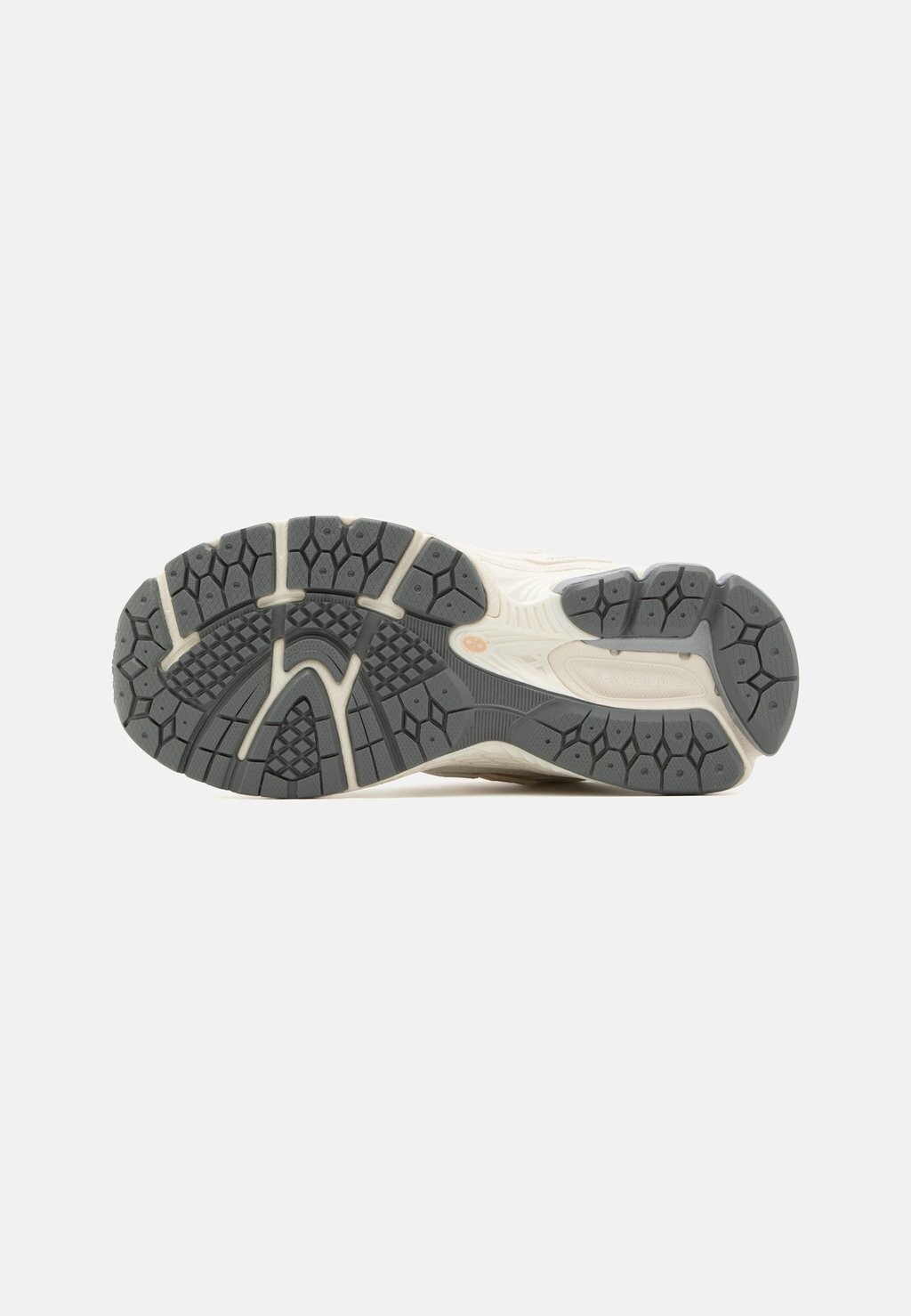 

Кроссовки на шнуровке 1906 UNISEX New Balance, кремовый