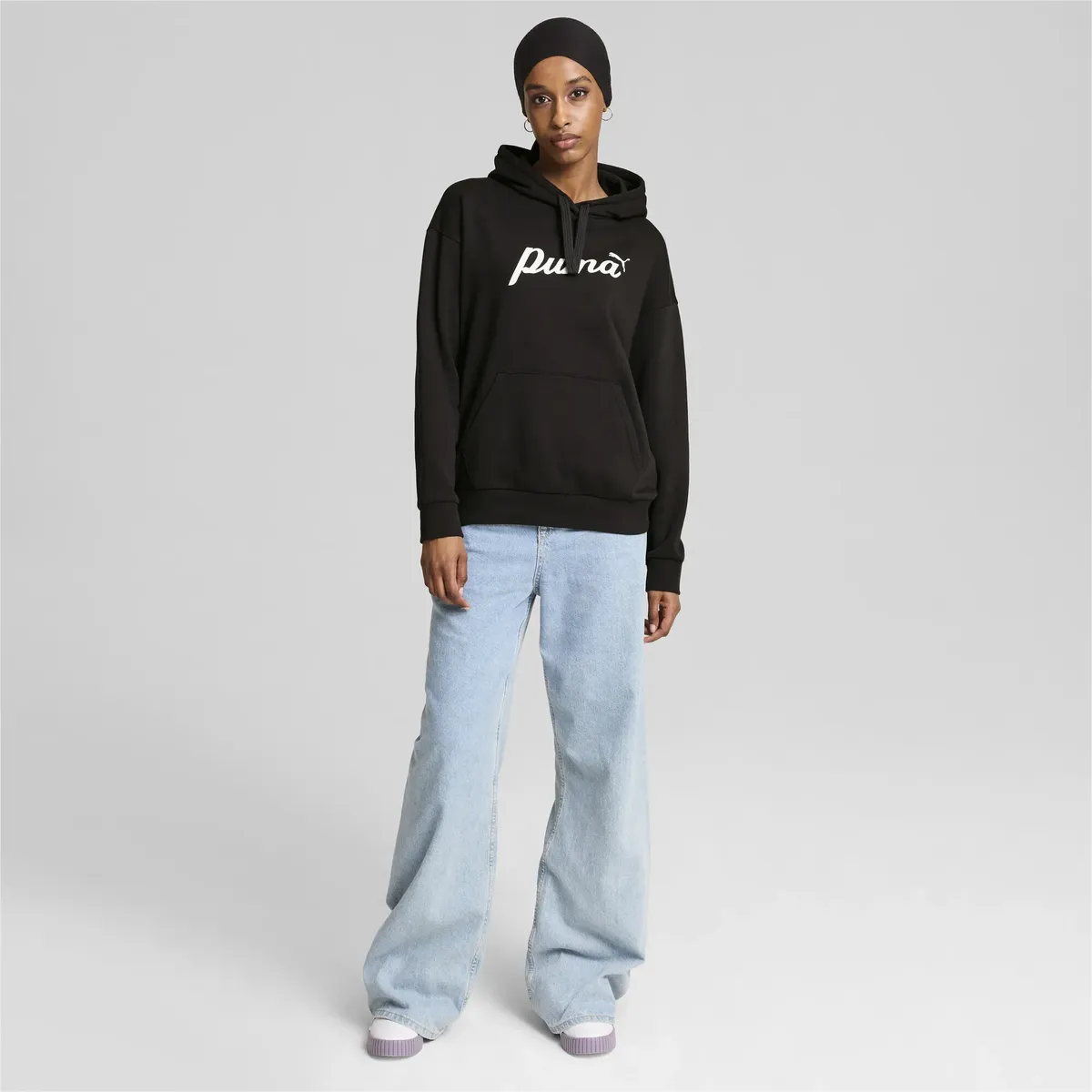 

Толстовка PUMA "ESS+ Script Hoodie Women", белый