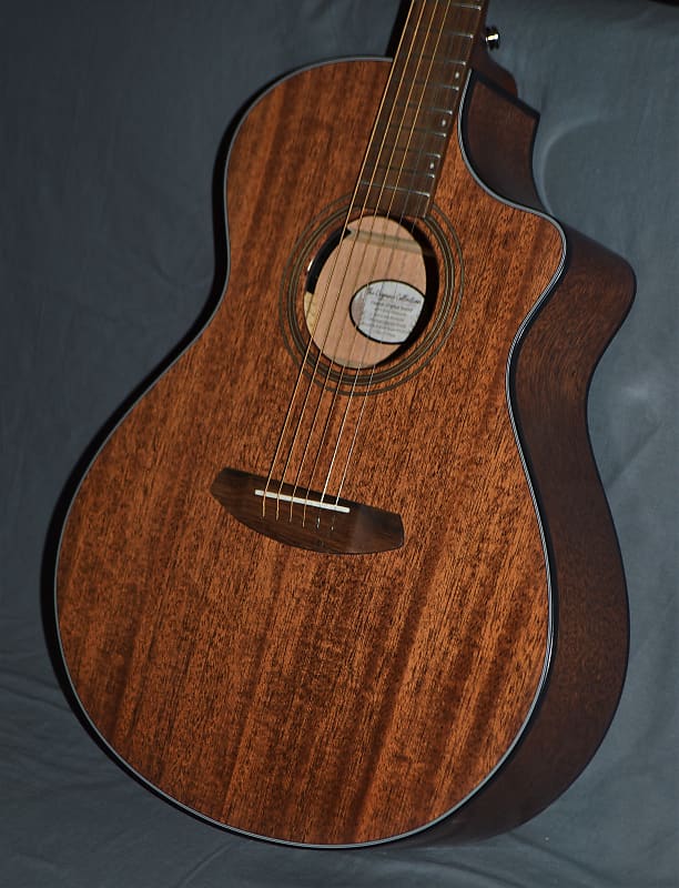 

Акустическая гитара 2020 Breedlove Wildwood Concert CE - Natural Satin