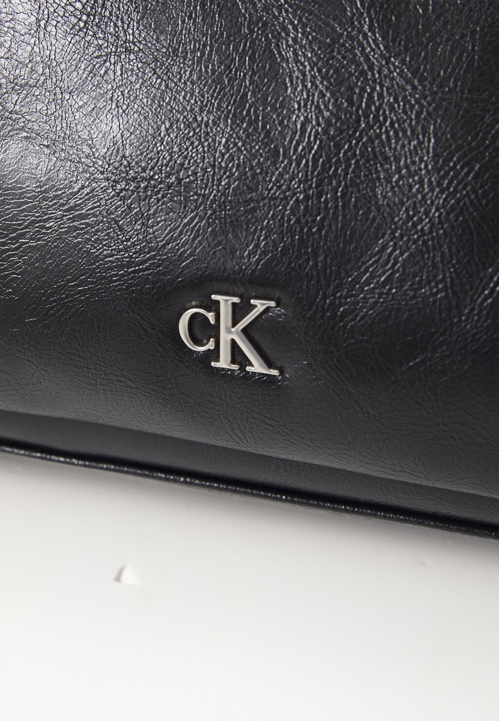 

Сумка через плечо UTILITY CAMERA BAG Calvin Klein Jeans, черный