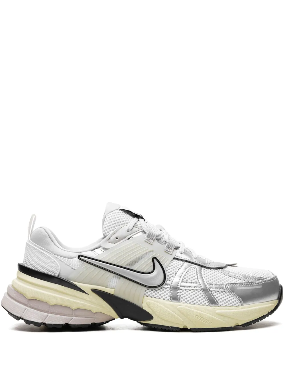 

Кроссовки V2K Run Pure Platinum/Metallic Silver Nike, белый