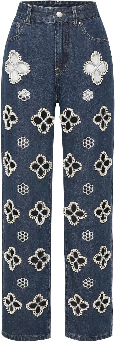 

Женские джинсы с перламутровым цветочным декором и ажурной вставкой