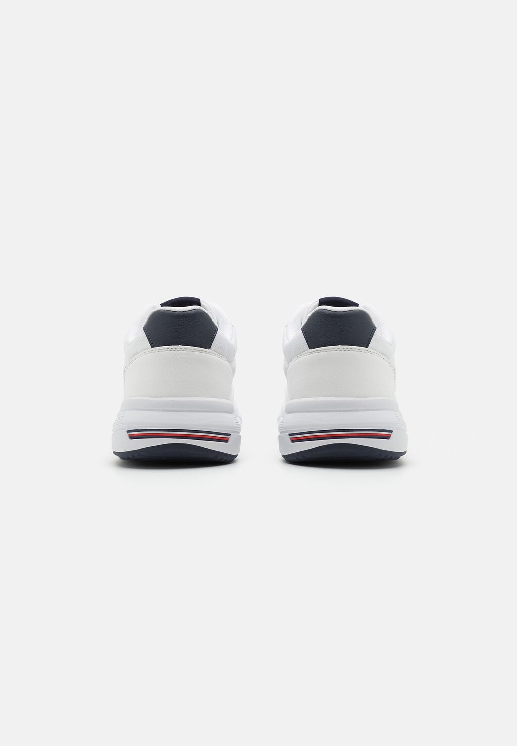 

Кроссовки на шнуровке FASTON MIX Tommy Hilfiger, белый