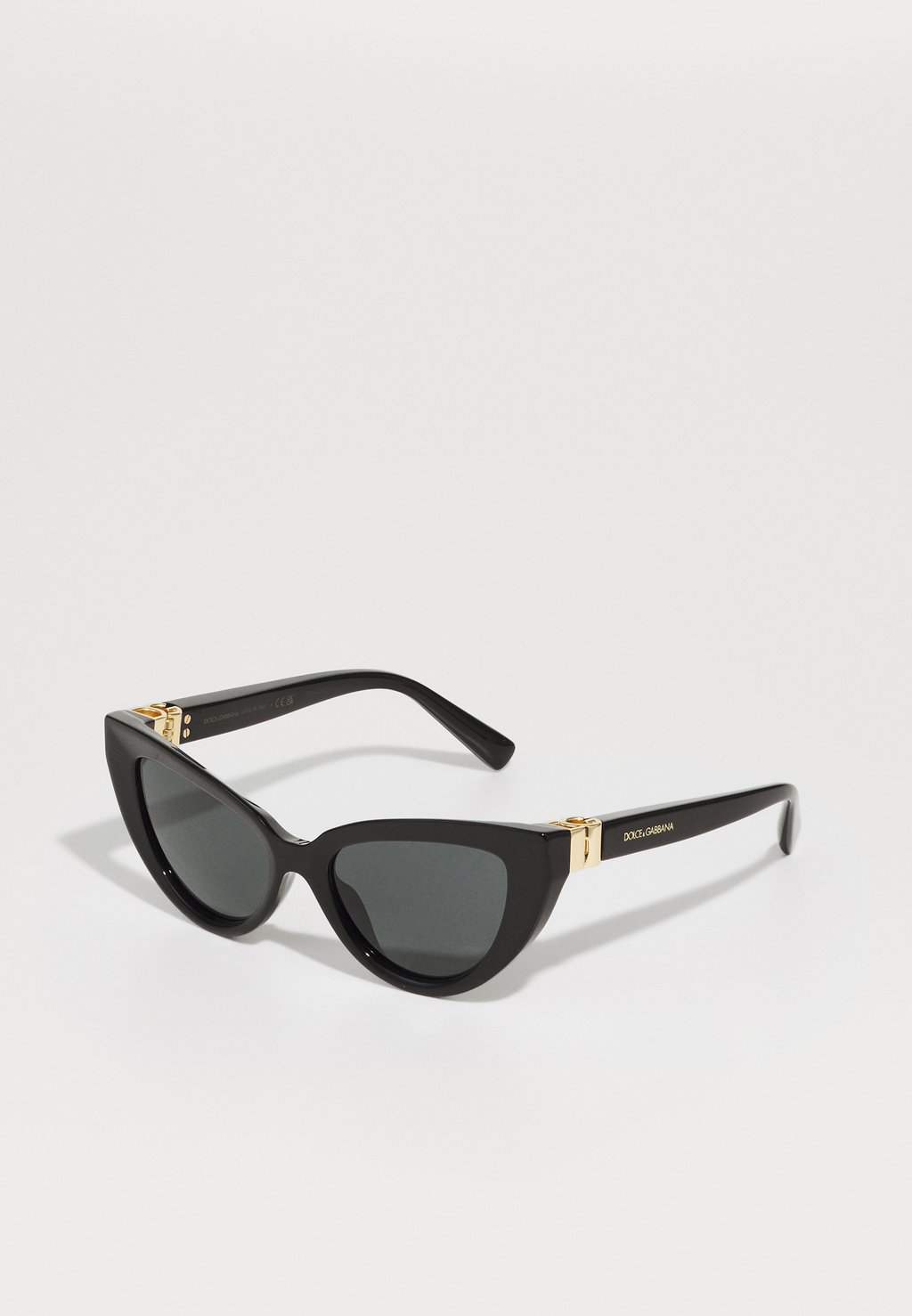

Солнцезащитные очки Dolce&Gabbana, черный