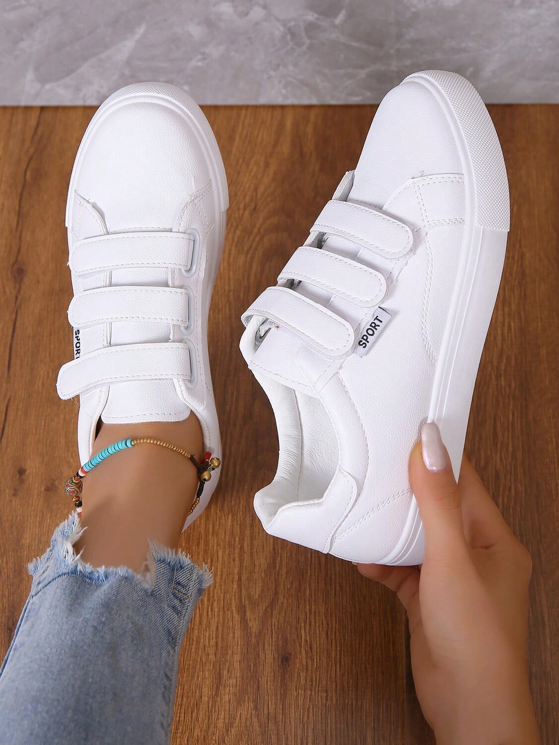 

Кроссовки SHEIN, белый