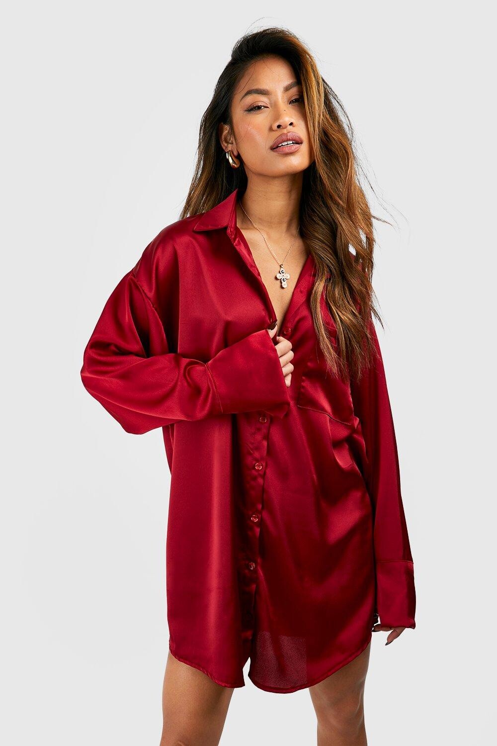 

Атласное платье-рубашка облегающего кроя с карманами boohoo, красный