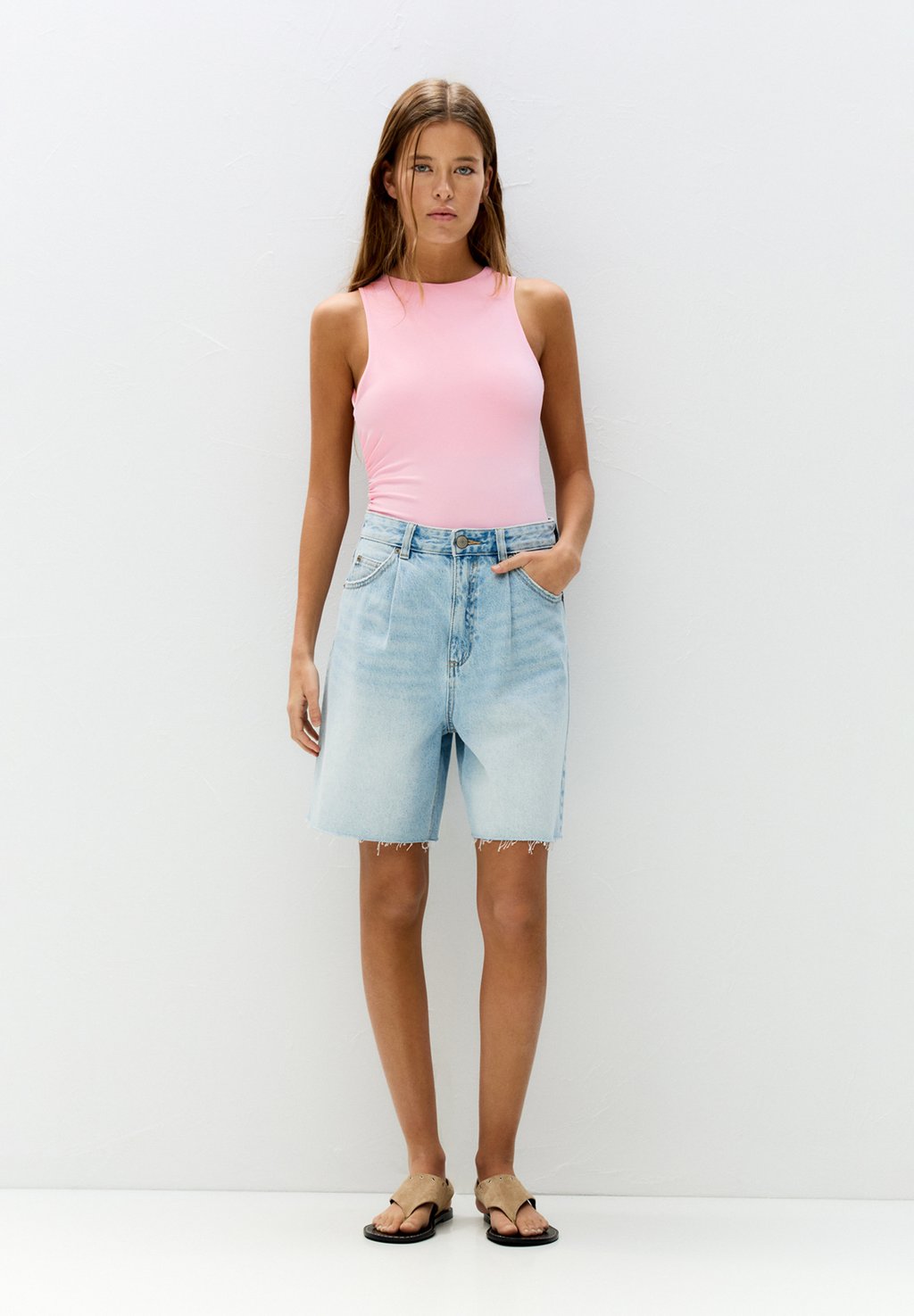 

Боди WITH ASYMMETRIC BACK PULL&BEAR, розовый