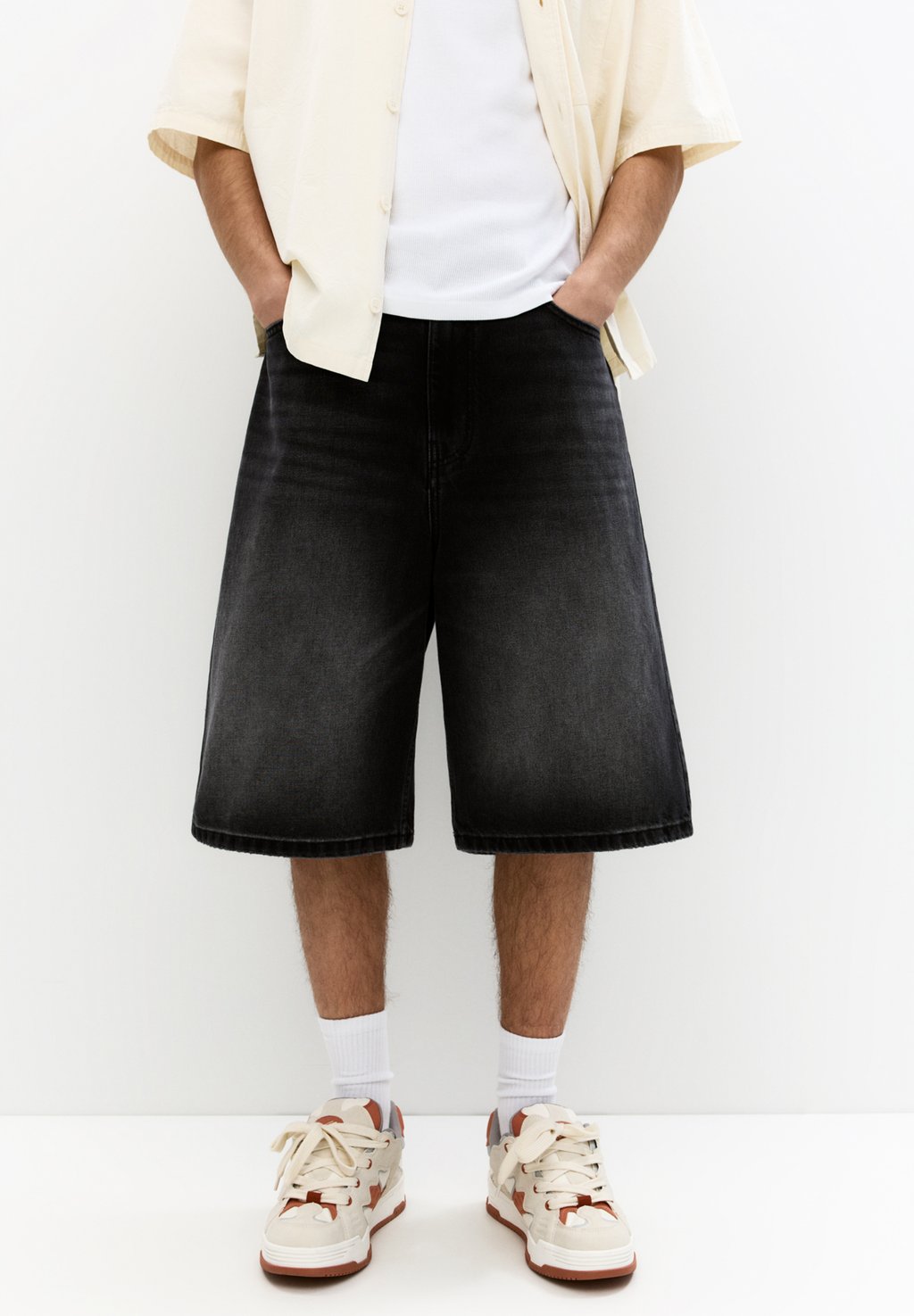 

Джинсовые шорты SKATER BERMUDA PULL&BEAR, черный